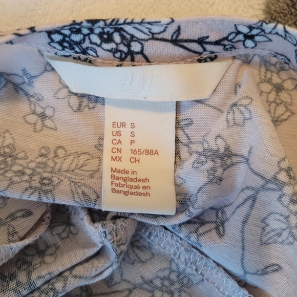 H&M Floral Blouse - Picture 6 of 6
